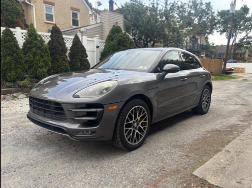 2015 Porsche Macan Turbo