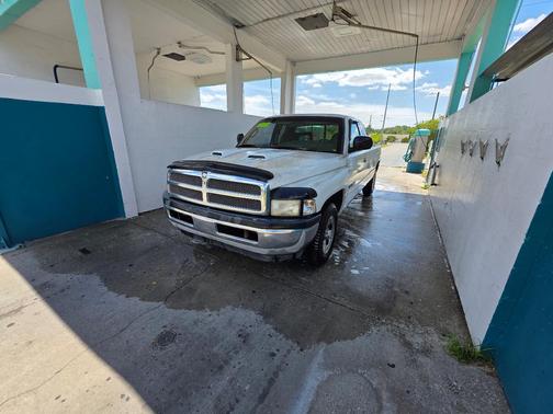 White 1999 Dodge Ram 1500 Quad Cab