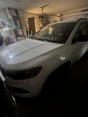 White 2022 Jeep Compass Latitude