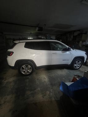 White 2022 Jeep Compass Latitude