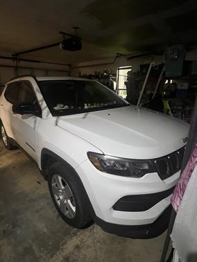 White 2022 Jeep Compass Latitude