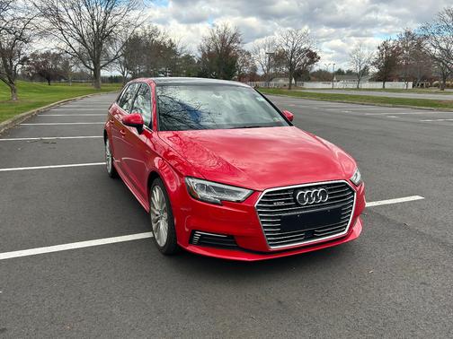 2017 Audi A3 e-tron 1.4T Premium