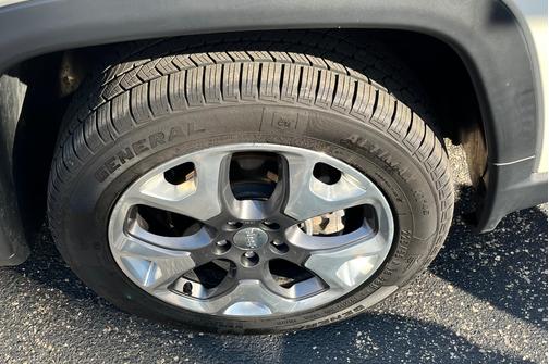 White 2021 Jeep Compass Limited