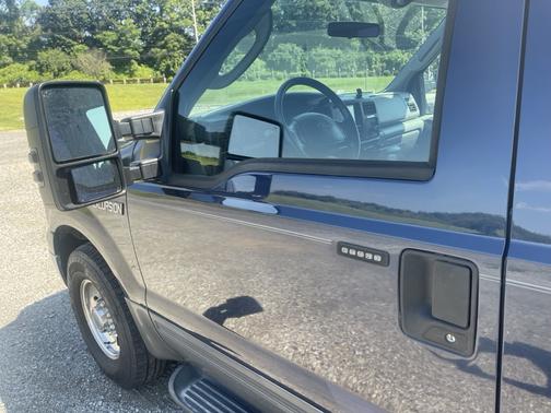 2005 Ford Excursion XLT