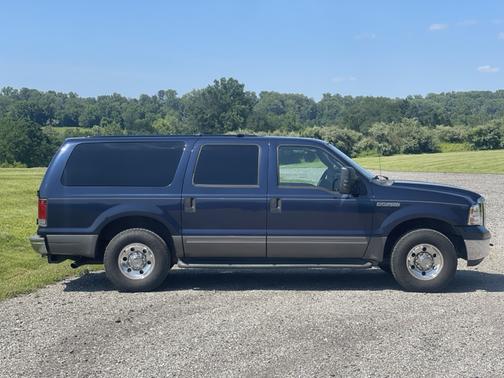 2005 Ford Excursion XLT