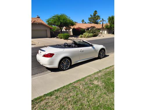 2014 INFINITI Q60 Base