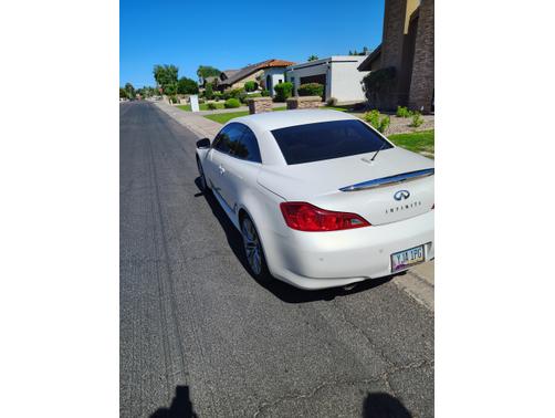2014 INFINITI Q60 Base