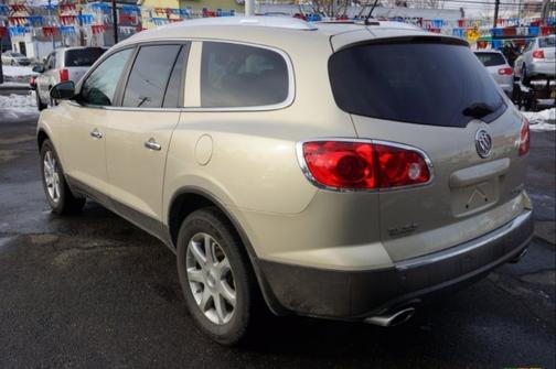 Photo 2 of 3 of 2008 Buick Enclave CXL