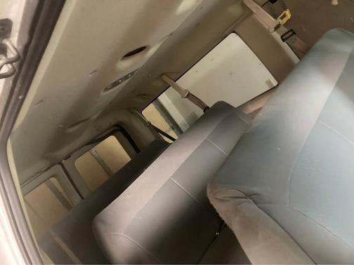 2007 Ford E350 Super Duty XLT Wagon