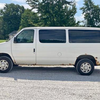 2007 Ford E350 Super Duty XLT Wagon