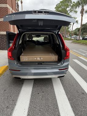 Gray 2021 Volvo XC90 T6 Momentum