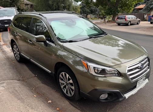 Green 2017 Subaru Outback 2.5i Touring