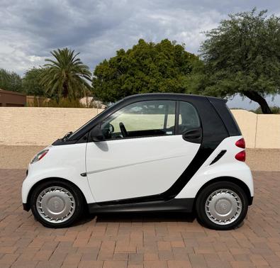 White 2014 smart ForTwo Pure