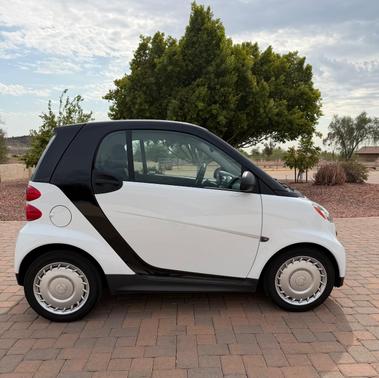 White 2014 smart ForTwo Pure