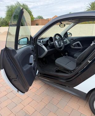 White 2014 smart ForTwo Pure