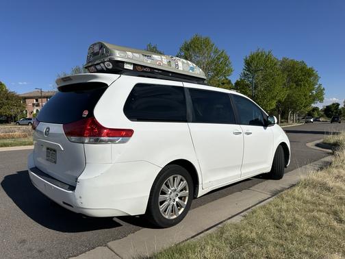 White 2011 Toyota Sienna XLE