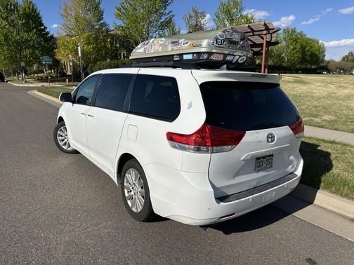 White 2011 Toyota Sienna XLE