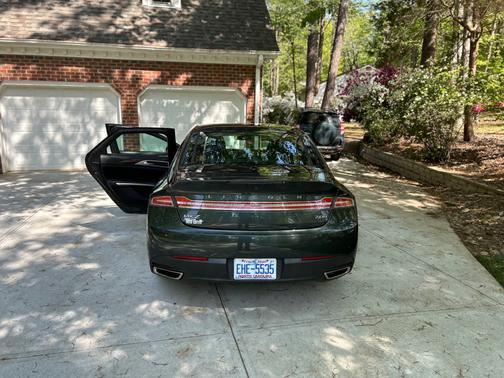 2016 Lincoln MKZ Hybrid Base