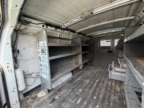 White 2009 Chevrolet Express 3500 Cargo