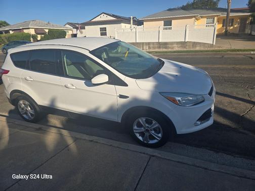 White 2015 Ford Escape SE
