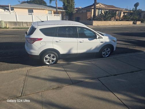 White 2015 Ford Escape SE
