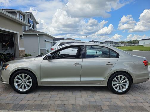 Gold 2015 Volkswagen Jetta 2.0L S