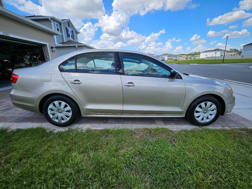 Gold 2015 Volkswagen Jetta 2.0L S