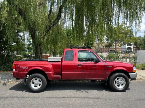 Red 1999 Ford Ranger XLT SuperCab