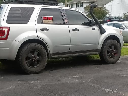 Silver 2009 Ford Escape XLT