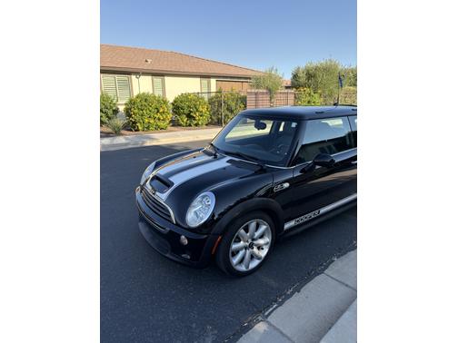 2005 MINI Cooper S Base