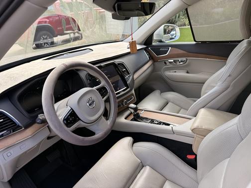 Gold 2016 Volvo XC90 T6 Inscription