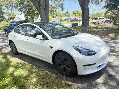 2021 Tesla Model 3 Standard Range Plus