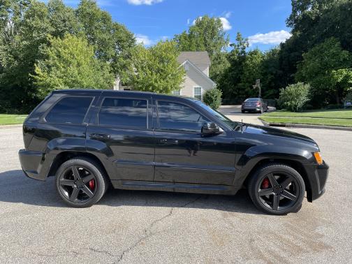 Photo 4 of 10 of 2010 Jeep Grand Cherokee SRT8