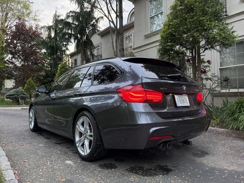 2018 BMW 330 i xDrive