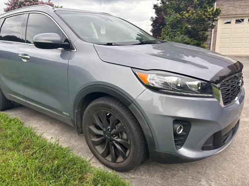 Gray 2020 Kia Sorento EX
