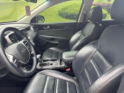 Gray 2020 Kia Sorento EX