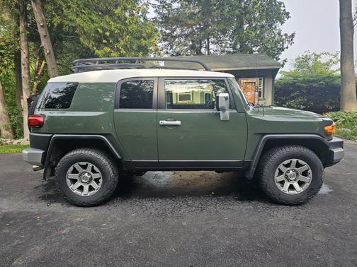 2014 Toyota FJ Cruiser Base