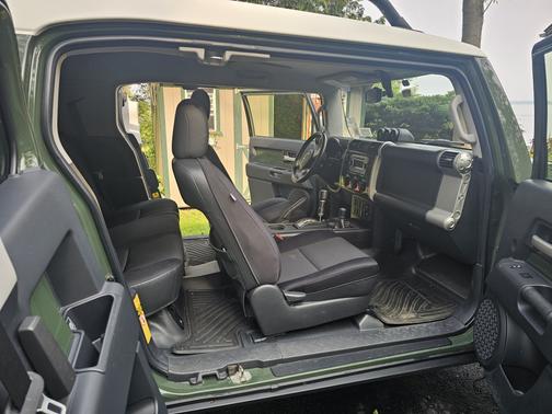 2014 Toyota FJ Cruiser Base