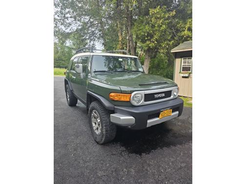 2014 Toyota FJ Cruiser Base