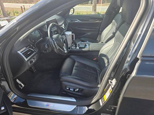 2019 BMW 740 i xDrive