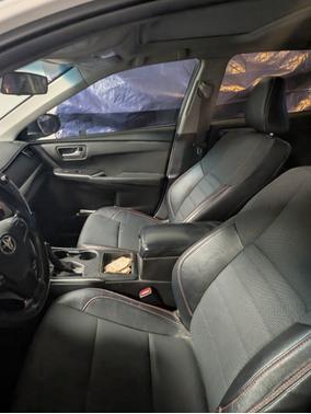 White 2017 Toyota Camry SE