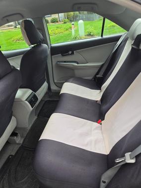 Black 2014 Toyota Camry Hybrid XLE