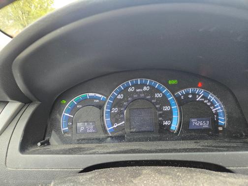 Black 2014 Toyota Camry Hybrid XLE