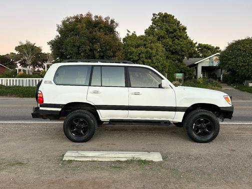 1999 Toyota Land Cruiser Base