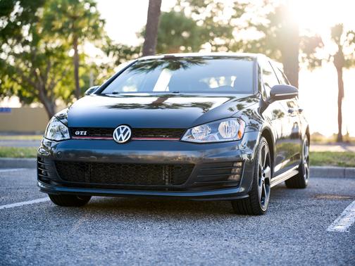 Gray 2017 Volkswagen Golf GTI S 4-Door