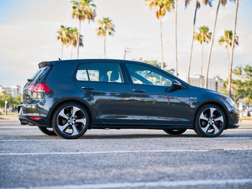 Gray 2017 Volkswagen Golf GTI S 4-Door