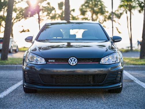 Gray 2017 Volkswagen Golf GTI S 4-Door