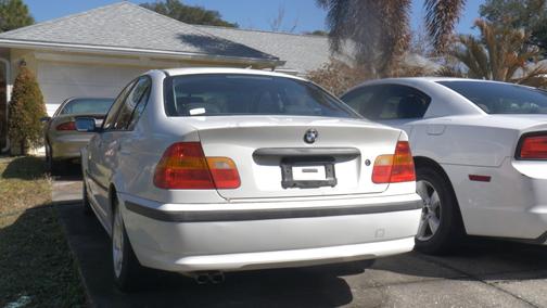 White 2002 BMW 325 i
