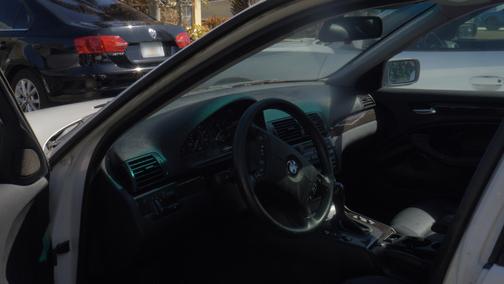 White 2002 BMW 325 i