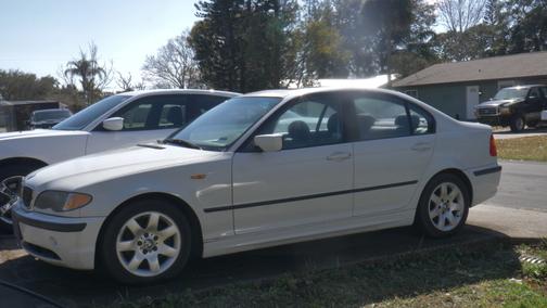 White 2002 BMW 325 i